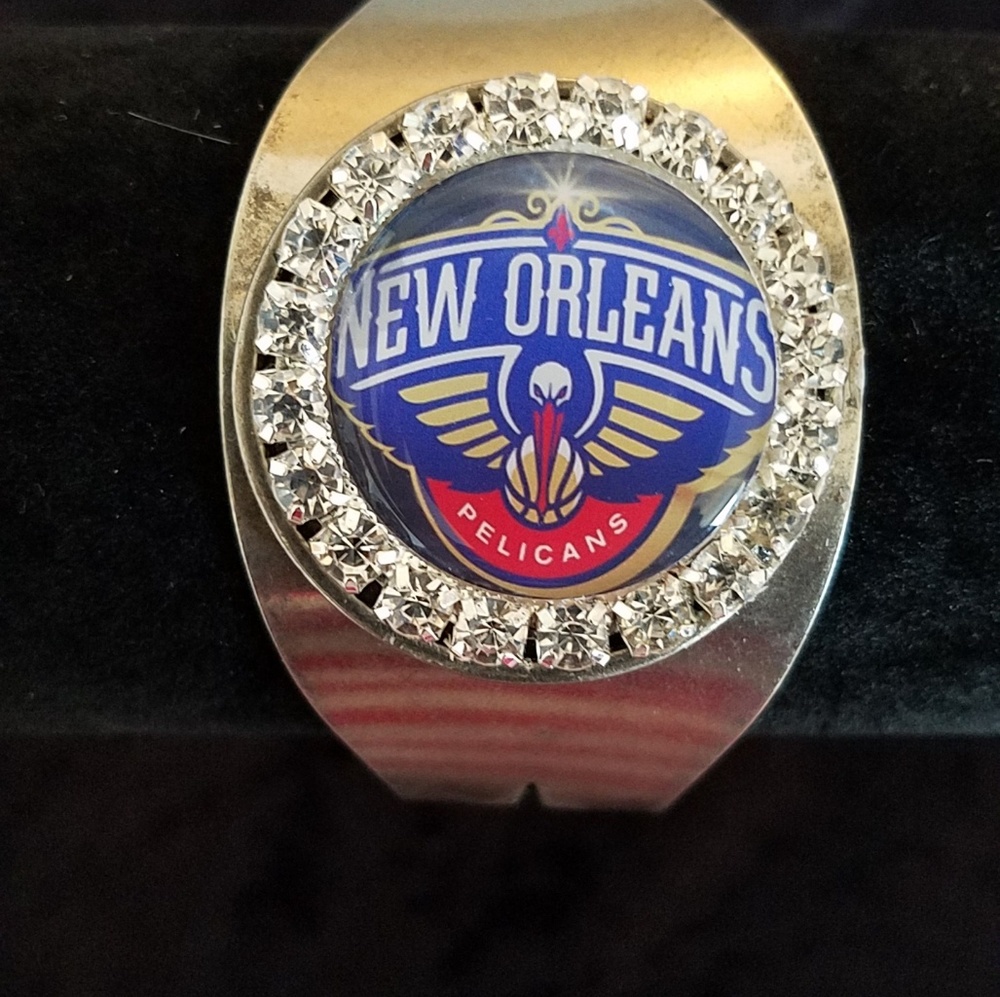 NEW Orleans Pelicans fashion cuff bracelet